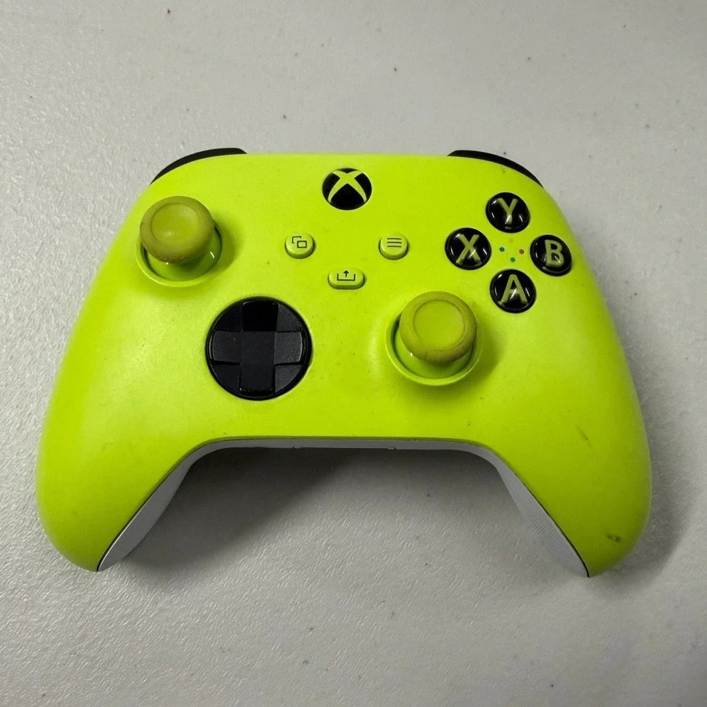 Microsoft Xbox Wireless Controller Electric‎ Volt Neon Yellow Series X S One PC